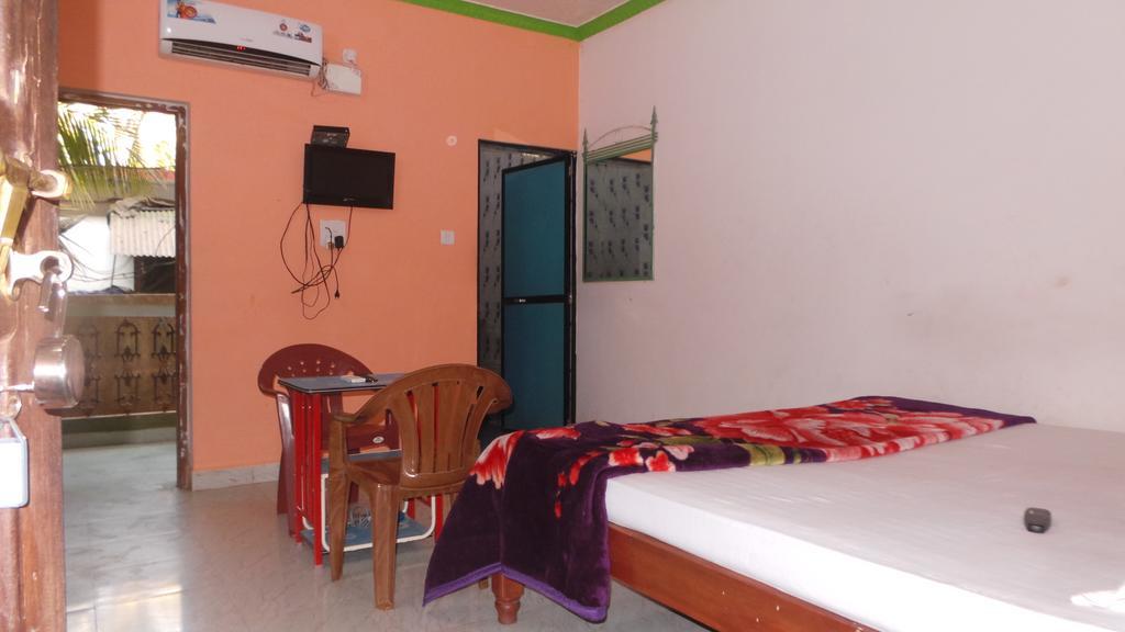 J.S Holiday Guest House Calangute Ngoại thất bức ảnh