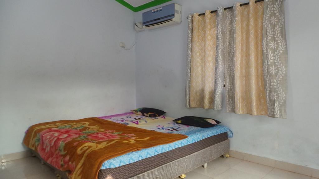 J.S Holiday Guest House Calangute Ngoại thất bức ảnh